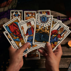 Cartomancia: Explorando o Significado das Cartas